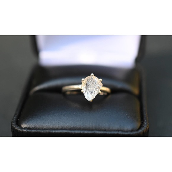 alternative engagement ring, raw gemstone ring - Picture 4 of 4